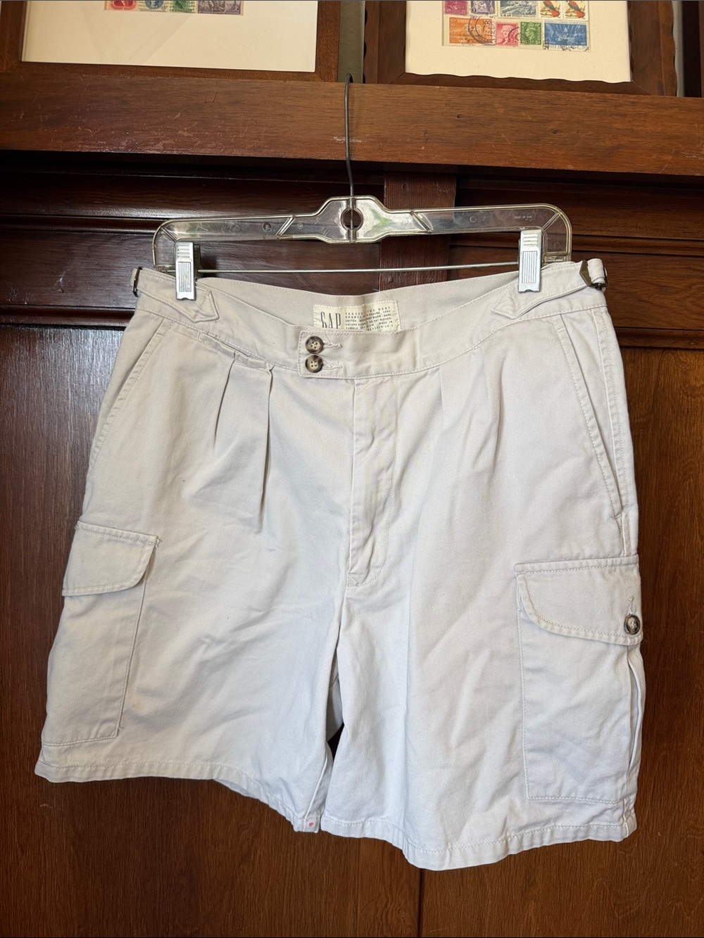 Vintage GAP Men’s Light Beige Cargo Tan Cream Shorts Y2K